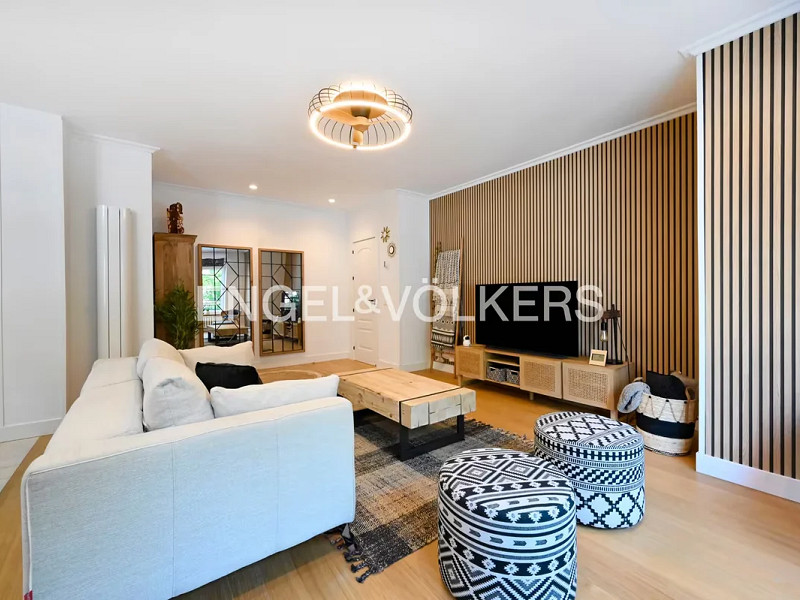 Sea-View Apartment in the Prestigious Puerto Chico District, Santander. Photo:  6