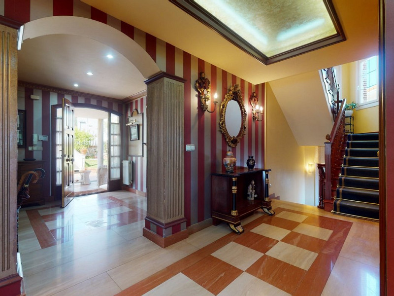 Premium Seaside Villa with Panoramic Ocean Views and Guest Suite in Central Castro-Urdiales, Cantabria. Photo:  8