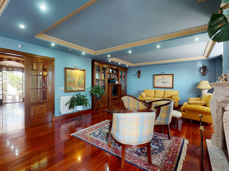 Premium Seaside Villa with Panoramic Ocean Views and Guest Suite in Central Castro-Urdiales, Cantabria. Photo:  18
