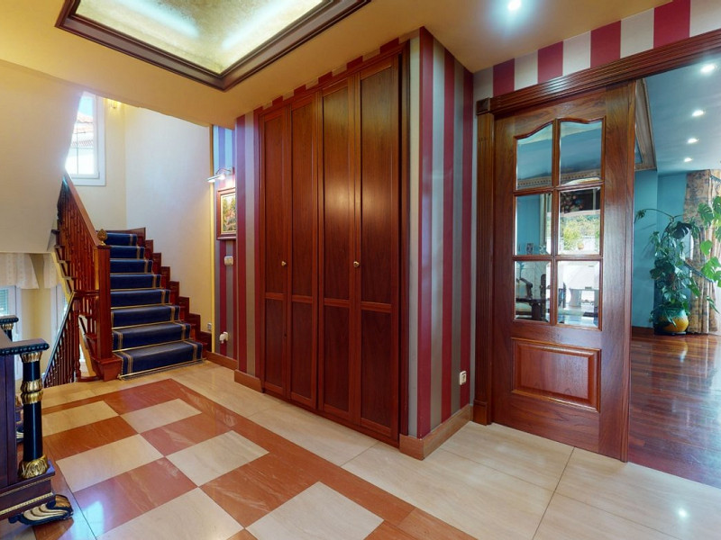 Premium Seaside Villa with Panoramic Ocean Views and Guest Suite in Central Castro-Urdiales, Cantabria. Photo:  26