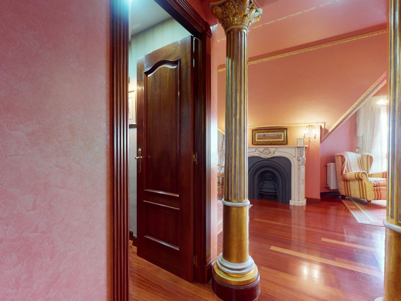 Premium Seaside Villa with Panoramic Ocean Views and Guest Suite in Central Castro-Urdiales, Cantabria. Photo:  27
