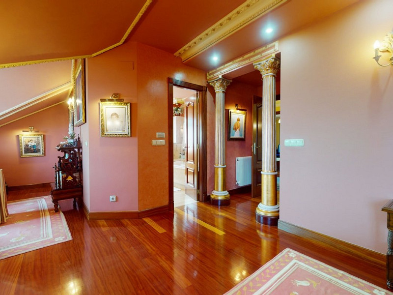 Premium Seaside Villa with Panoramic Ocean Views and Guest Suite in Central Castro-Urdiales, Cantabria. Photo:  35