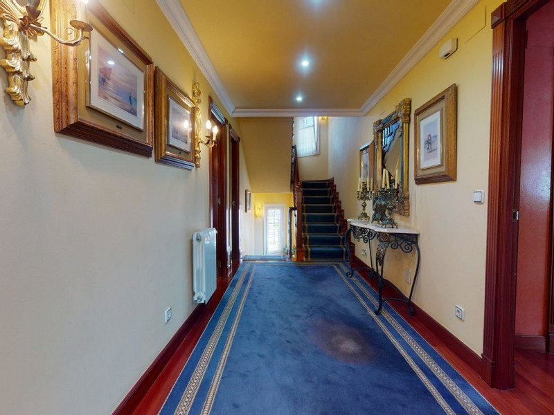 Premium Seaside Villa with Panoramic Ocean Views and Guest Suite in Central Castro-Urdiales, Cantabria. Photo:  40