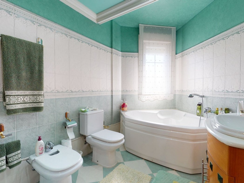 Premium Seaside Villa with Panoramic Ocean Views and Guest Suite in Central Castro-Urdiales, Cantabria. Photo:  43