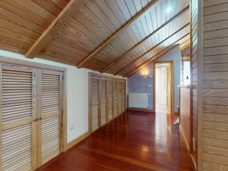 Premium Seaside Villa with Panoramic Ocean Views and Guest Suite in Central Castro-Urdiales, Cantabria. Photo:  47