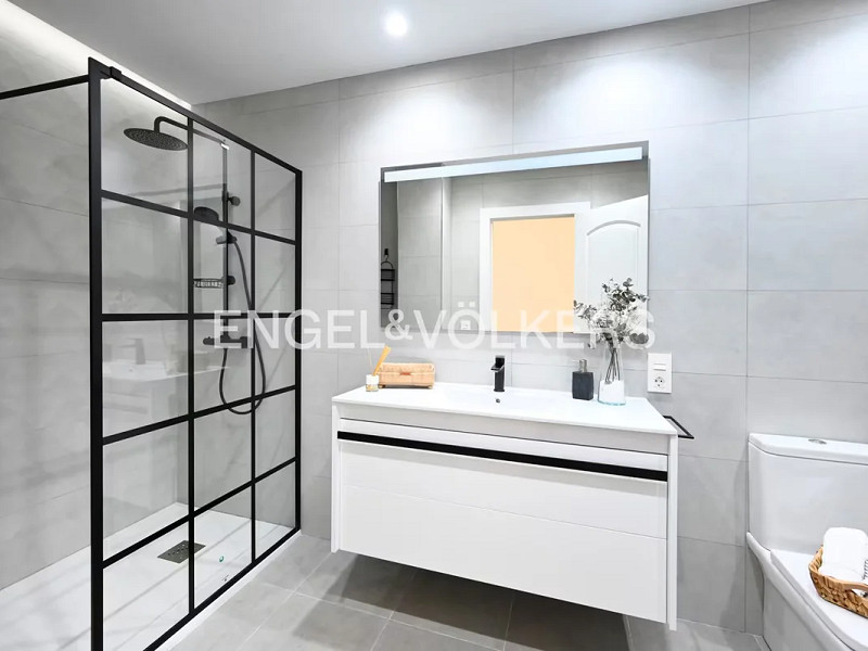 Sea-View Apartment in the Prestigious Puerto Chico District, Santander. Photo:  9