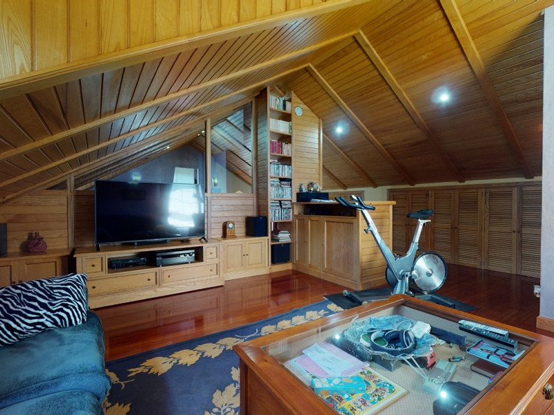 Premium Seaside Villa with Panoramic Ocean Views and Guest Suite in Central Castro-Urdiales, Cantabria. Photo:  50