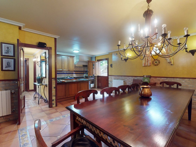 Premium Seaside Villa with Panoramic Ocean Views and Guest Suite in Central Castro-Urdiales, Cantabria. Photo:  51