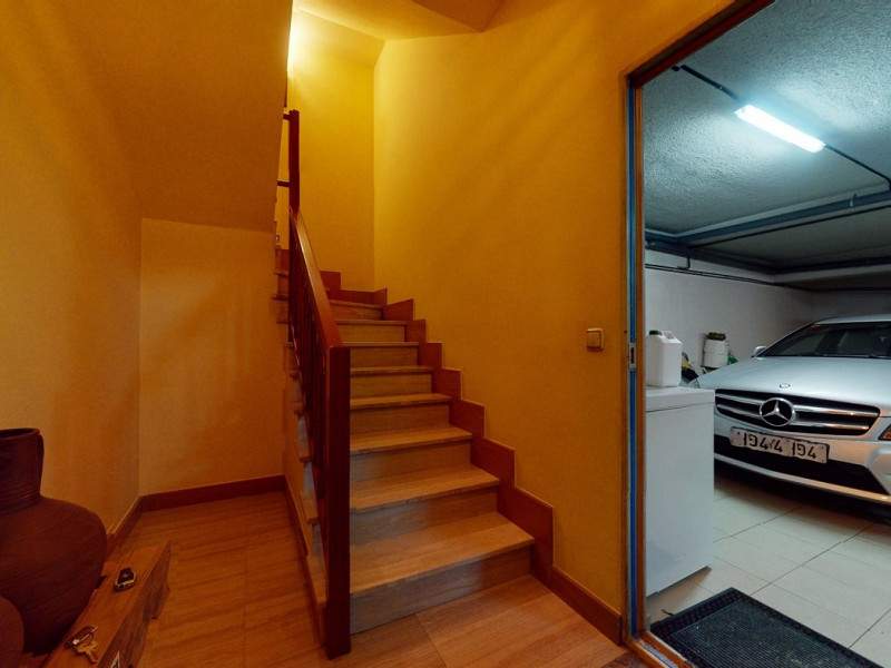 Premium Seaside Villa with Panoramic Ocean Views and Guest Suite in Central Castro-Urdiales, Cantabria. Photo:  55