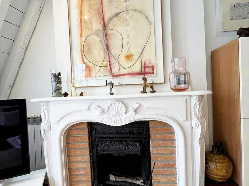 Elegant Apartment with Fireplace in the Heart of Bilbao, Steps from Plaza Indautxu. Photo:  3