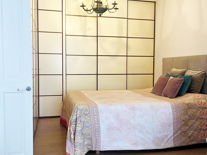 Elegant Apartment with Fireplace in the Heart of Bilbao, Steps from Plaza Indautxu. Photo:  6