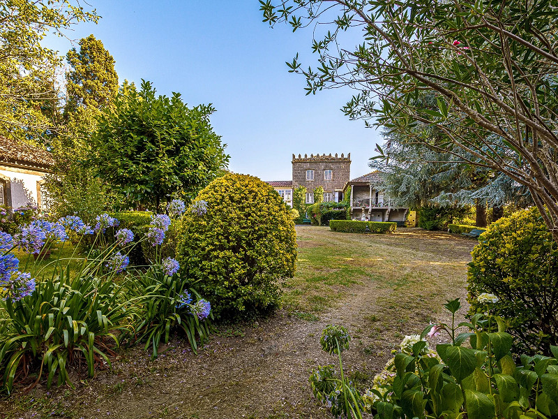 17th-Century Galician Manor with Private Chapel in Pontevedra. Photo:  3
