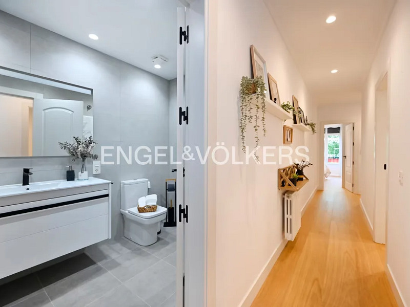 Sea-View Apartment in the Prestigious Puerto Chico District, Santander. Photo:  12