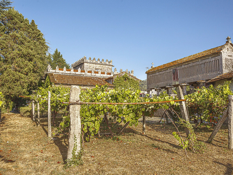 17th-Century Galician Manor with Private Chapel in Pontevedra. Photo:  11