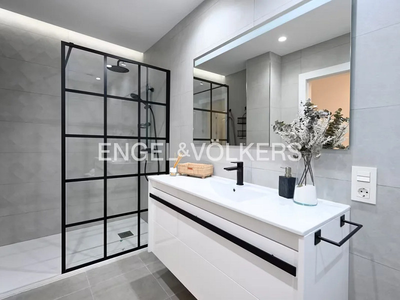 Sea-View Apartment in the Prestigious Puerto Chico District, Santander. Photo:  13