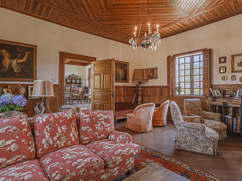 17th-Century Galician Manor with Private Chapel in Pontevedra. Photo:  24