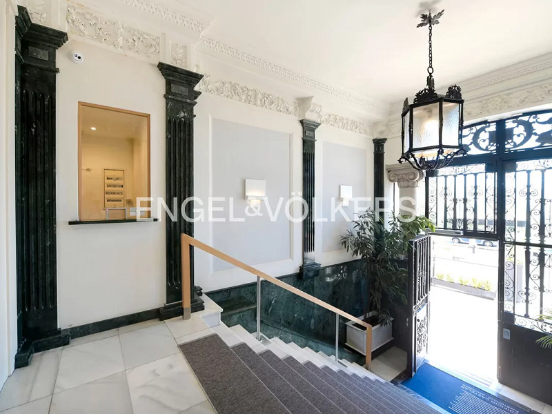 Sea-View Apartment in the Prestigious Puerto Chico District, Santander. Photo:  2