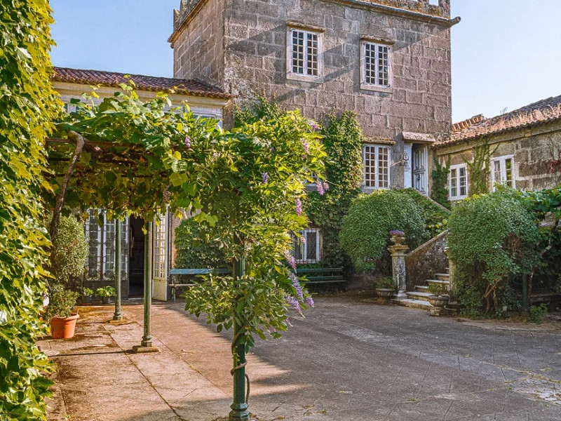 17th-Century Galician Manor with Private Chapel in Pontevedra. Photo:  33