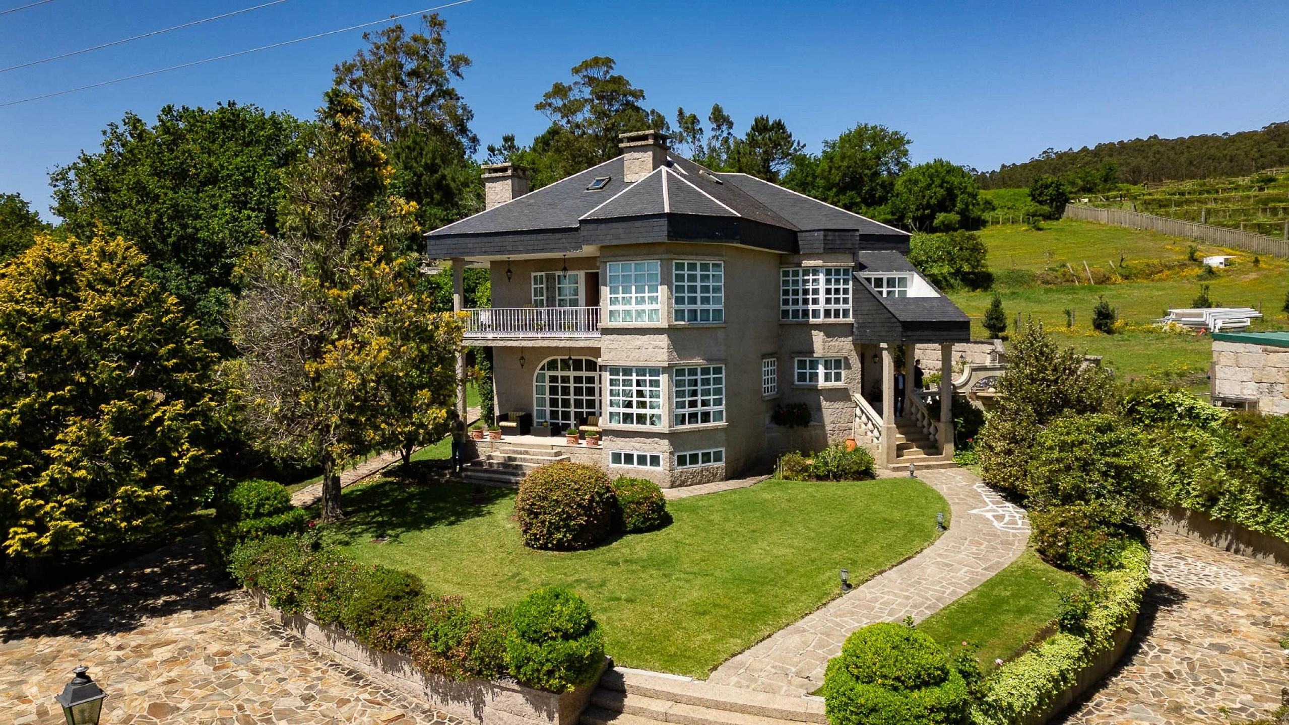 Luxury Seaside Estate with Panoramic Ocean Views — Sanxenxo, Galicia