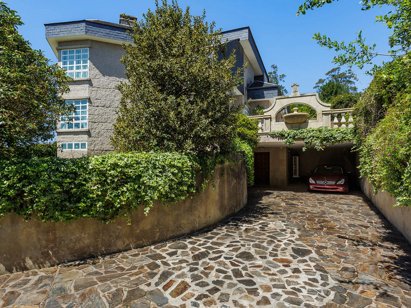 Luxury Seaside Estate with Panoramic Ocean Views — Sanxenxo, Galicia. Photo:  3