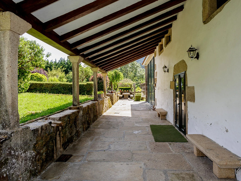 Seaside Home with Private Dock in Galicia. Photo:  13
