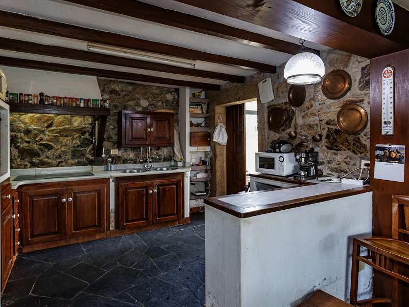 Seaside Home with Private Dock in Galicia. Photo:  19