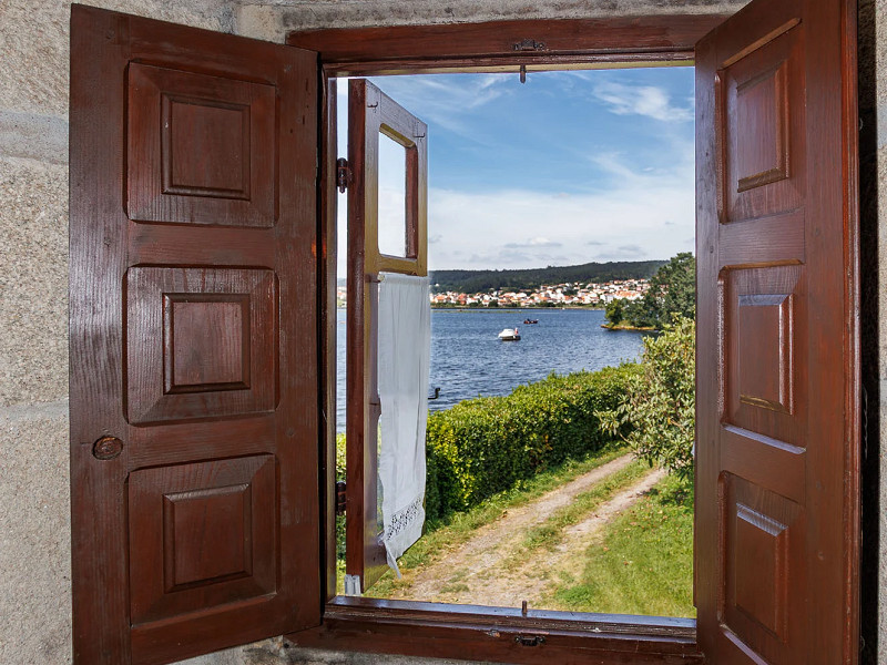 Seaside Home with Private Dock in Galicia. Photo:  21