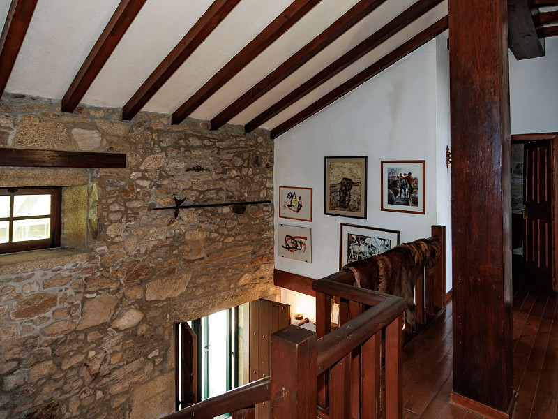 Seaside Home with Private Dock in Galicia. Photo:  24
