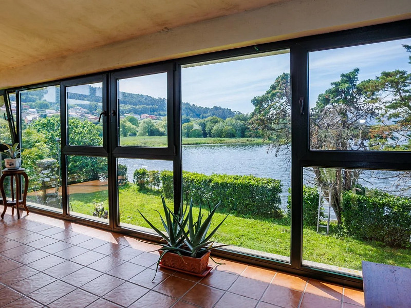Seaside Home with Private Dock in Galicia. Photo:  27