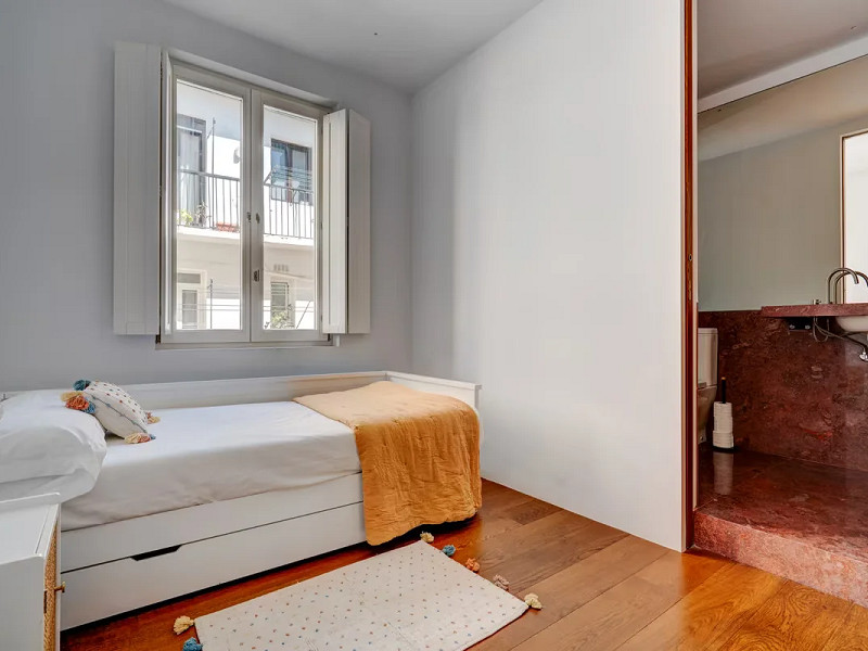 Elegant Designer Apartment on San Sebastián’s Prestigious Boulevard — Style and Comfort in the Heart of the Basque Capital. Photo:  11